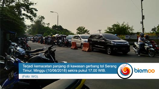 Terjadi Kemacetan Panjang di Kawasan Gerbang Tol  Serang  