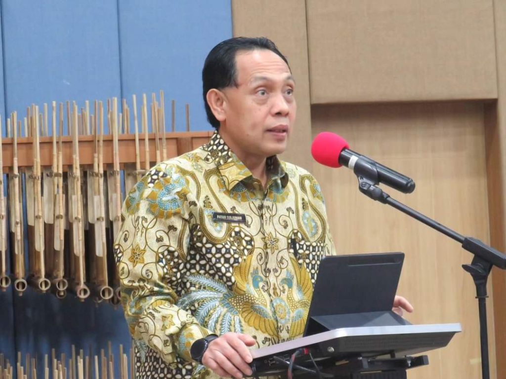 Prof Fatah